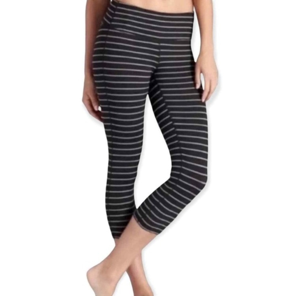 Athleta black and gray stripped crop chaturanga leggings